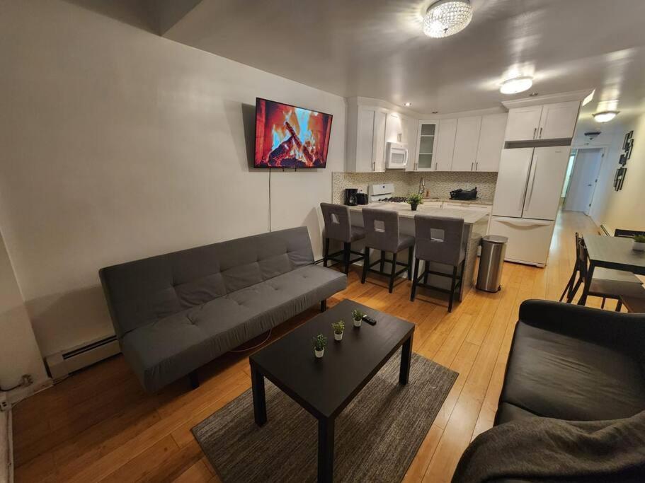 Cosy Modern Home Mins To Nyc! ยูเนียนซิตี ภายนอก รูปภาพ
